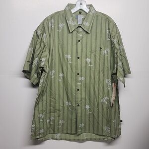 Half Moon Bay sz XL light green palm tree short sleeve button-down shirt